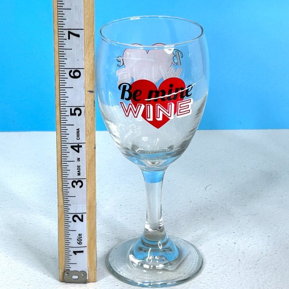NEW Set of 2 BE MINE WINE Valentine's‎ Day 10 Oz Wine Glasses Glass - Picture 3 of 4